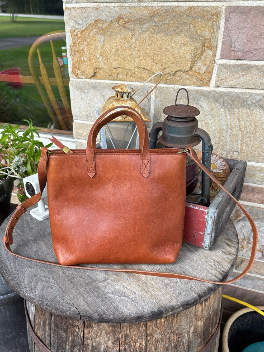 Madewell Transport Leather Zip Top Tote Bag in Cognac Brown - Picture 2 of 11